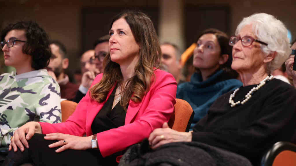 Alessandra Todde (centro) durante a campaña electoral. (Foto: Nós Diario)
