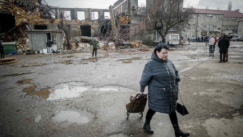 Edificio destruído no porto de Odesa, Ucraína, a pasada semana. (Foto: Kay Nietfeld / DPA)