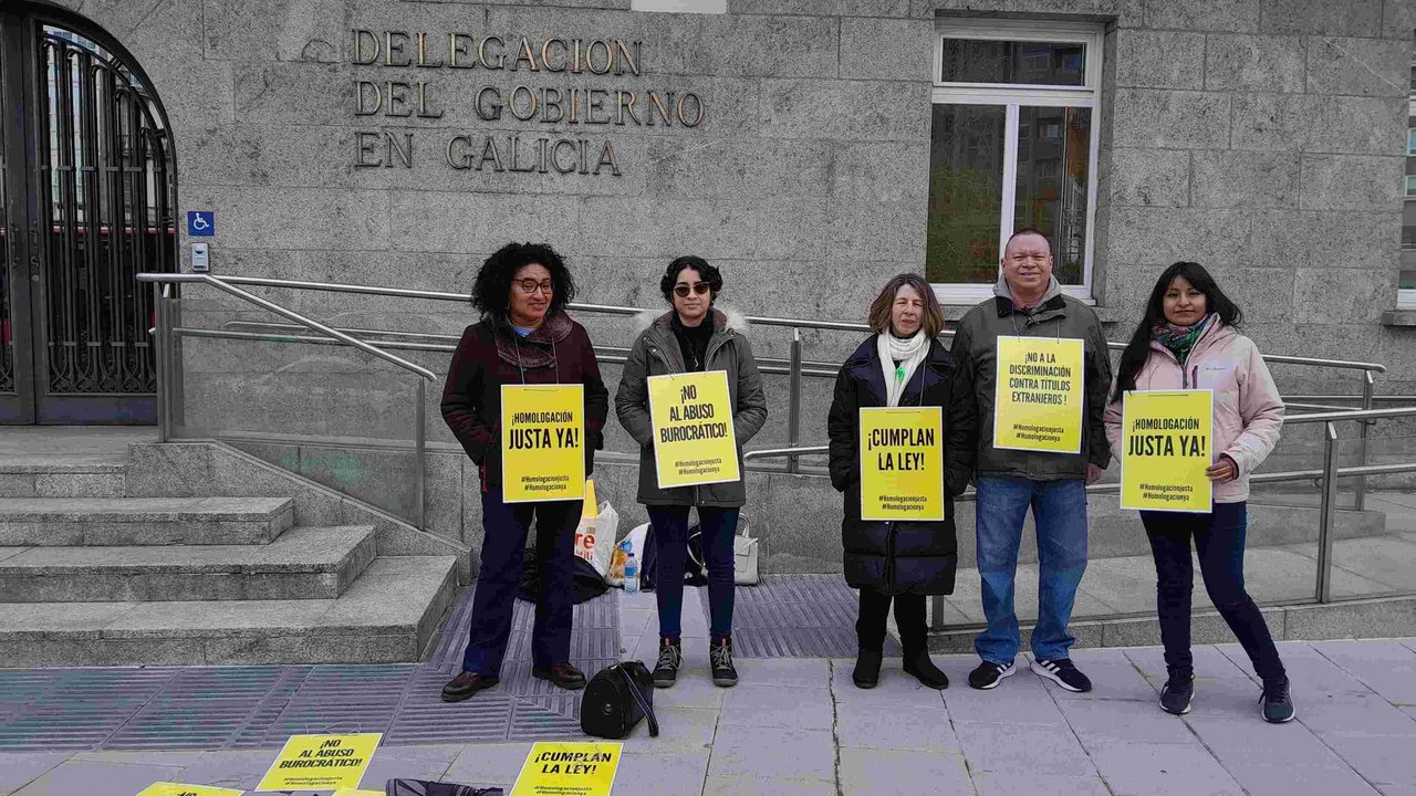 Protesta realizada por persoas migrantes, esta cuarta feira na Coruña (Foto: Europa Press).