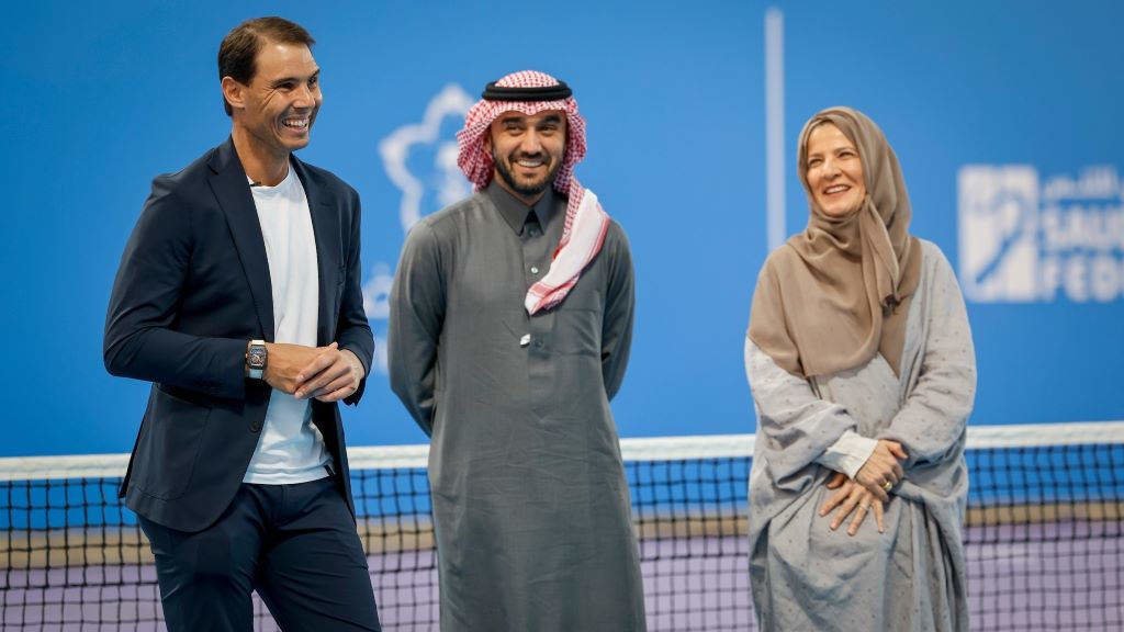 Rafa Nadal, co ministro de deportes saudita e a presidenta da Federación de Tenis. (Foto: Europa Press).