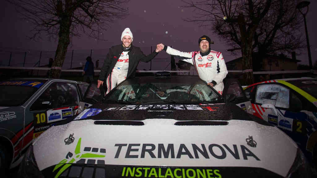 Antonio Fernández ‘Ventura’ e Alberto González no Mitsubishi Lancer Evo X R4 (Foto: FGA).