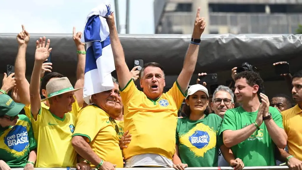 O ex presidente do Brasil Jair Bolsonaro, durante unha manifestaci&oacute;n na Avenida Paulista, na cidade de S&atilde;o Paulo, o 25 de febreiro de 2024. (Foto: Andr&eacute; Ribeiro / The News / Zuma Press).