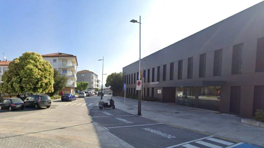 Sede dos Xulgados de Tui. (Foto: Google)