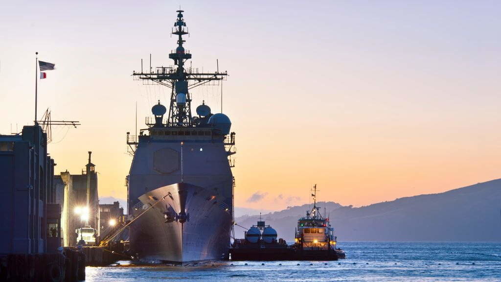 Un cruceiro da Mariña dos Estados Unidos de América (EUA) no porto de San Francisco, California. (Foto: Nós Diario).