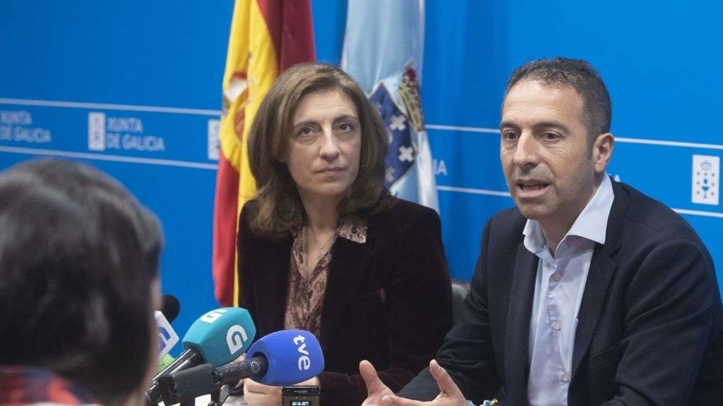 A conselleira de Medio Ambiente, Ánxeles Vázquez, e o titular de Mar, Alfonso Vilares, hoxe, en rolda de prensa. (Foto: Europa Press)