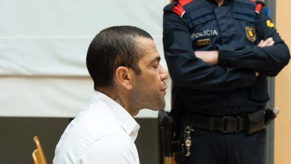 Dani Alves, durante o xu&iacute;zo. (Foto: D.Zorrakino. POOL / Europa Press)