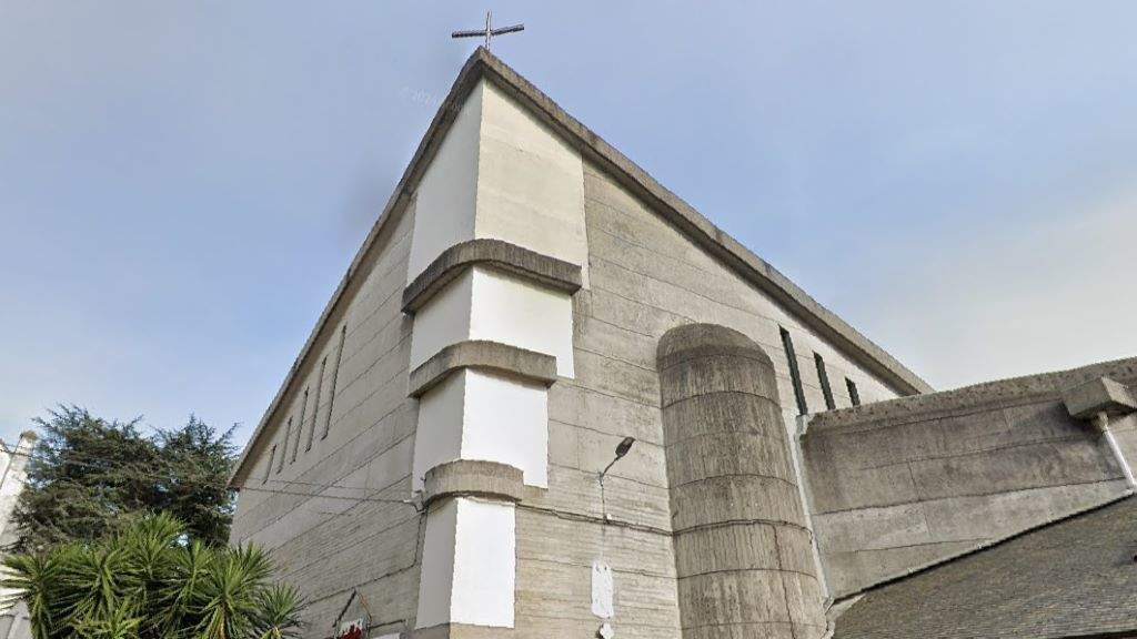 Igrexa de San Xoán, en Carballo. (Foto: Google)