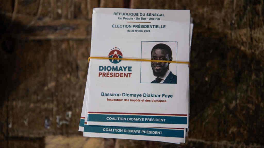 Papeletas de Diomaye Faye nas votacións o domingo no Senegal. (Foto: Nicolas Remene / Europa Press / Contacto)