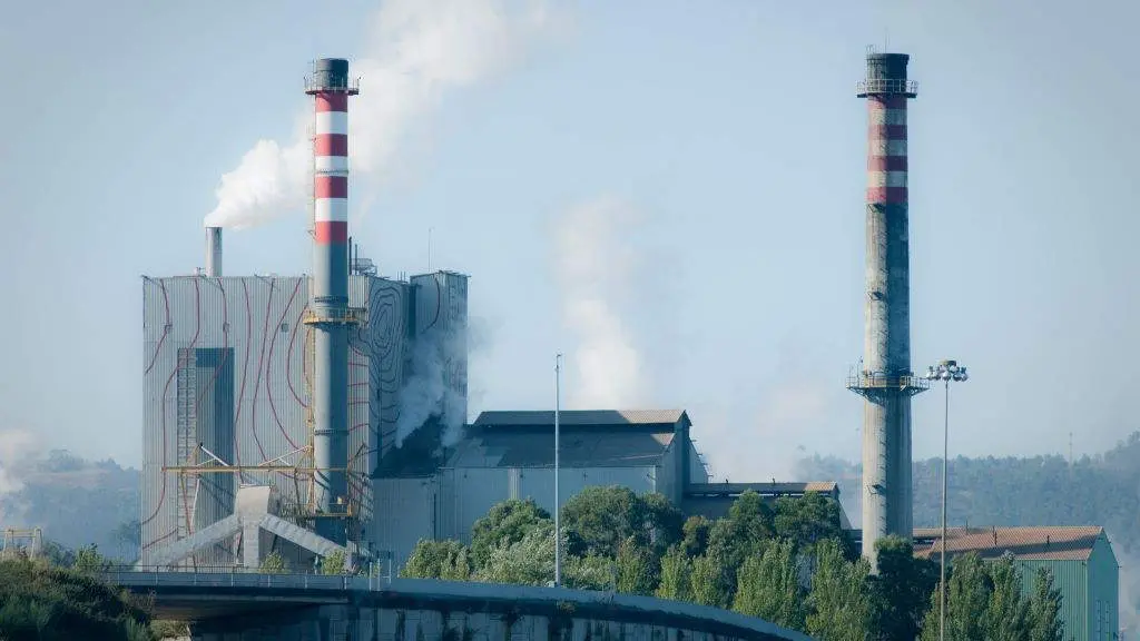 Factor&iacute;a de Ence en Louriz&aacute;n, na r&iacute;a de Pontevedra. (Foto: N&oacute;s Diario)