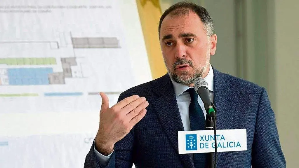 Julio Garc&iacute;a Comesa&ntilde;a, conselleiro de Sanidade, esta cuarta feira. (Foto: N&oacute;s Diario)