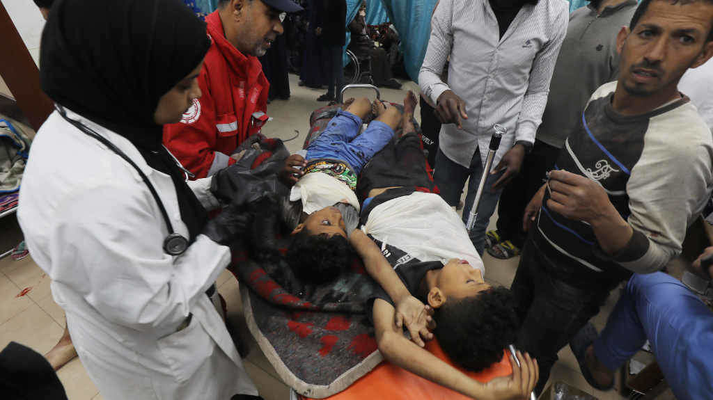 Crianzas feridas por Israel. (Foto: Naaman Omar / Zuma Press / ContactoPhoto)