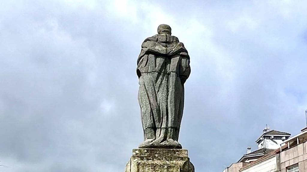 Monumento a Ramón María Aller en Lalín, unha das últimas obras que executa Asorey (1959). [Foto: Alberte de Maceda e Carmela Galego]