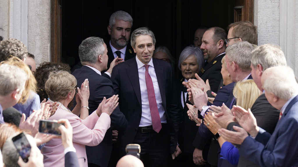 Simon Harris (centro) tras a súa designación no lexislativo, a terza feira. (Foto: Niall Carson / PA Wire / DPA vía Europa Press)