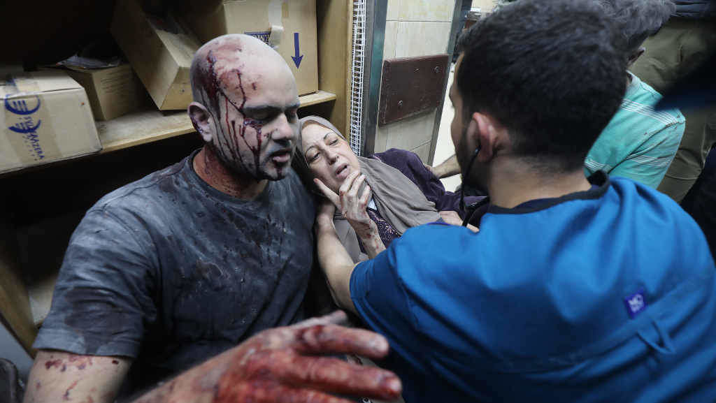 Ferido por un ataque israelí. (Foto: Omar Ashtawy / Europa Press / Contacto)