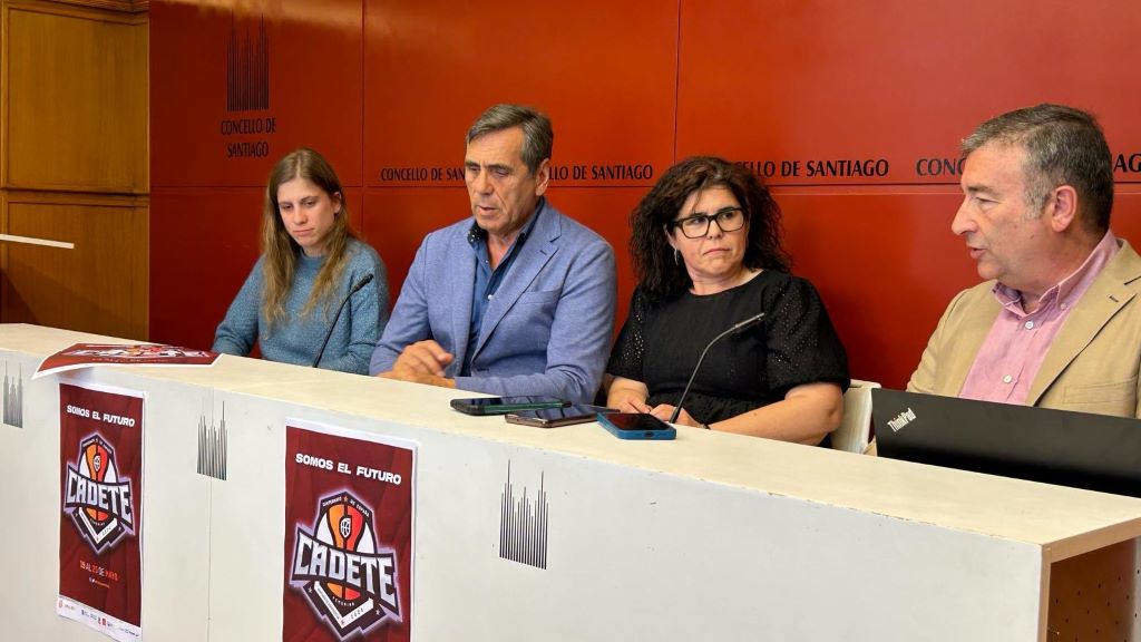 Iris Díaz, Julio Fernández, Pilar Lueiro e Miguel Martínez. (Foto: Concello de Santiago).