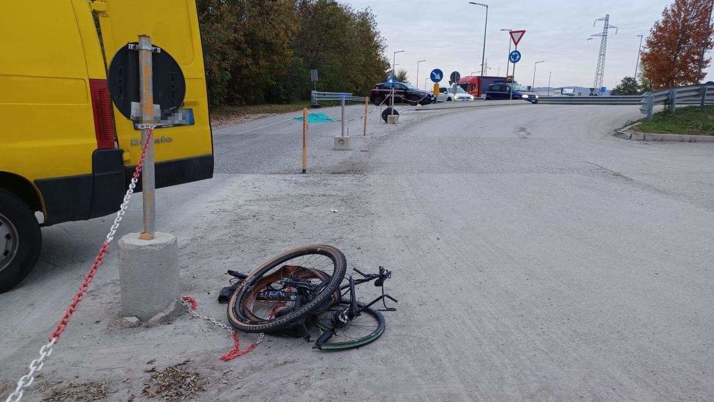 Estado no que ficou unha bicicleta logo de ser atropelada por un camión. (Foto: Europa Press / Contacto / Tommaso Quaggio)