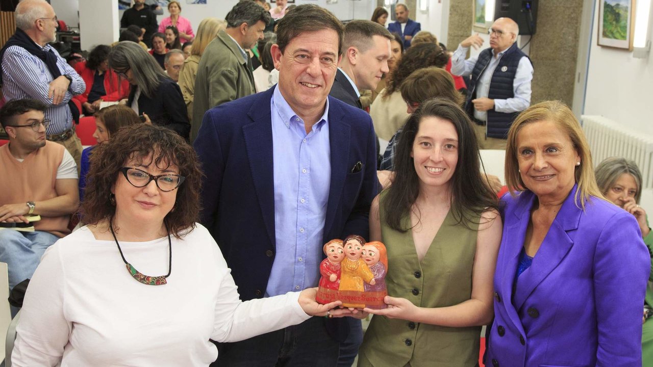 Silvia Fraga, José Ramón Gómez Besteiro, Paula Dapena, Carmela Silva