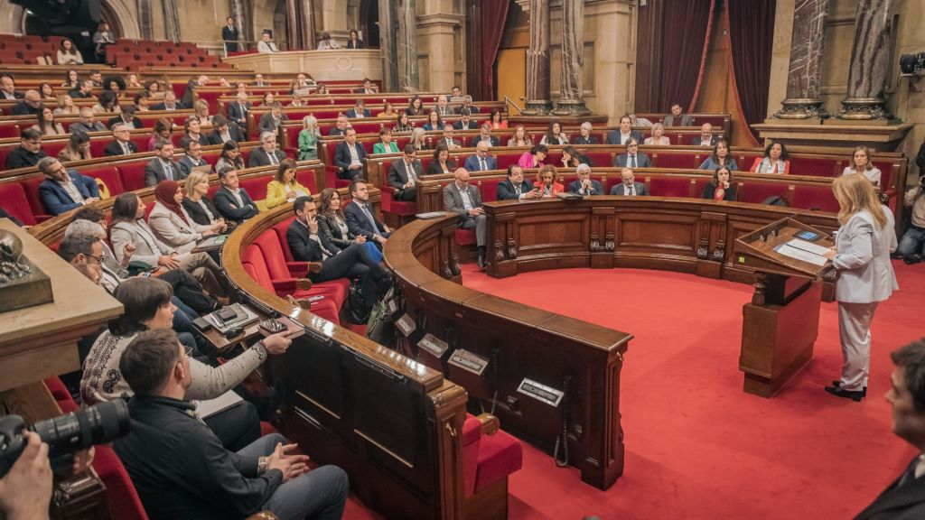 Última sesión no Parlament de Catalunya antes da disolución por mor da convocatoria electoral, o 13 de marzo. (Foto: Sergio Ramos Ladevesa / Parlament de Catalunya).