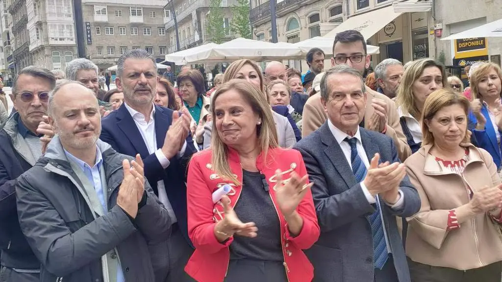 Regades, Silva, Caballero e Espinosa, esta sexta feira, en Vigo. (Foto: N&oacute;s Diario)
