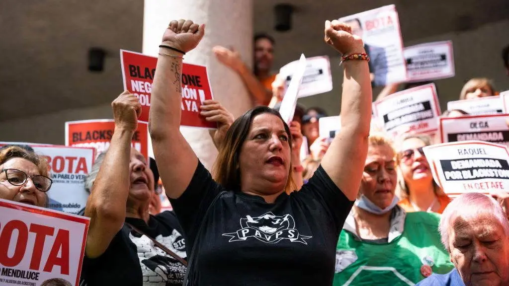 Protesta contra os desafiuzamentos en Madrid por parte do fondo especulativo Blackstone en xu&ntilde;o de 2023. (Foto: Matias Chiofalo / Europa Press).
