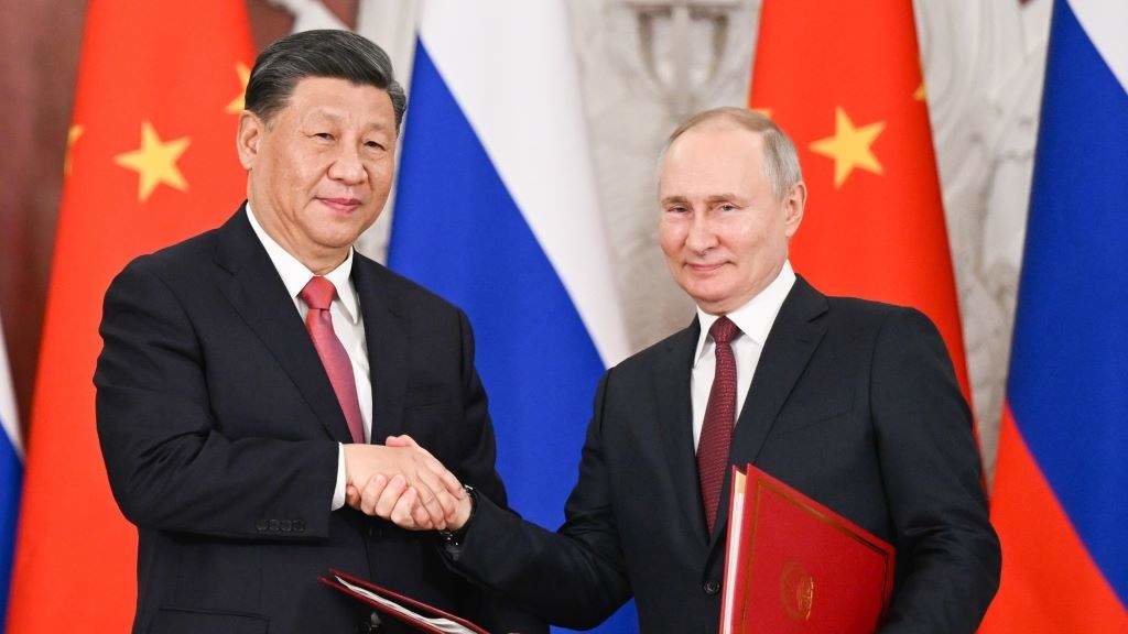 Xi Jingpin e Vladimir Putin, no mes de marzo (Foto: Europa Press / Contacto / Xie Huanchi).