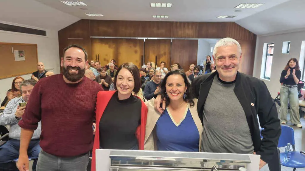 Rogelio Santos, Mar&iacute;a Lago, Ana Miranda e Bieito Lobeira en Muros (Foto: N&oacute;s Diario).