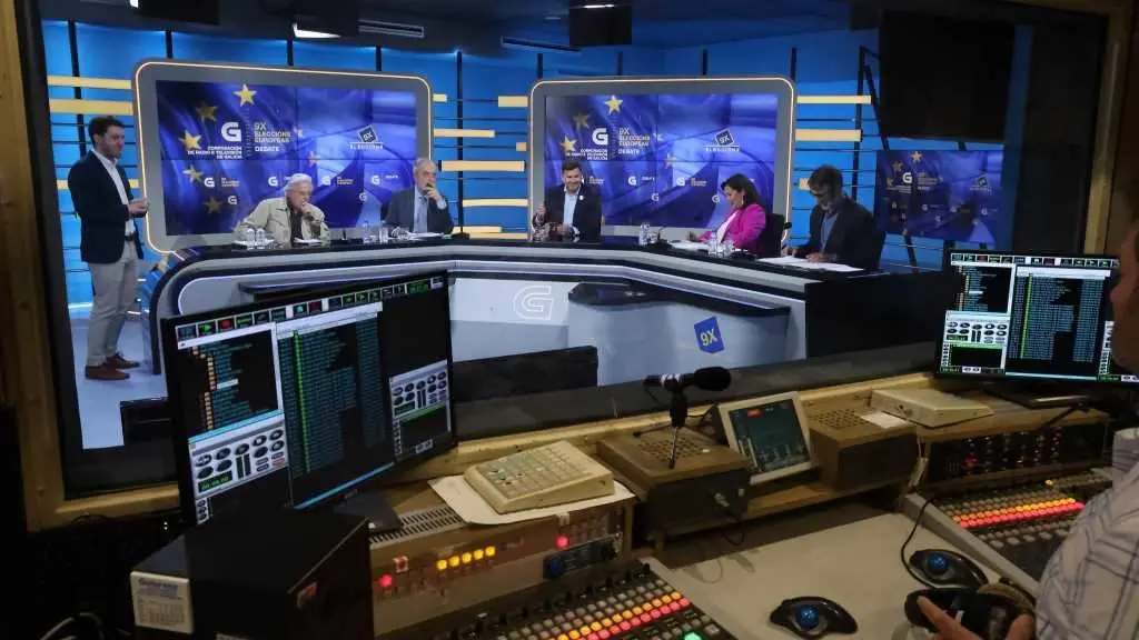 Debate das elecci&oacute;ns europeas na CRTVG. (Foto: Arxina)
