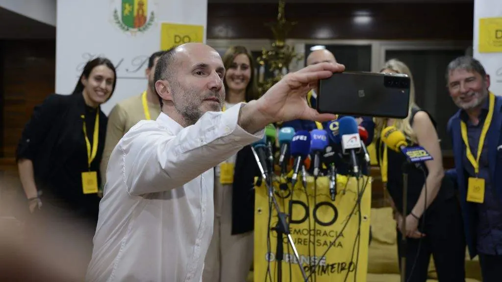 O alcalde de Ourense e l&iacute;der de DO, Gonzalo P&eacute;rez X&aacute;come, na noite electoral do pasado 18 de febreiro. (Foto: Rosa Veiga / Europa Press)