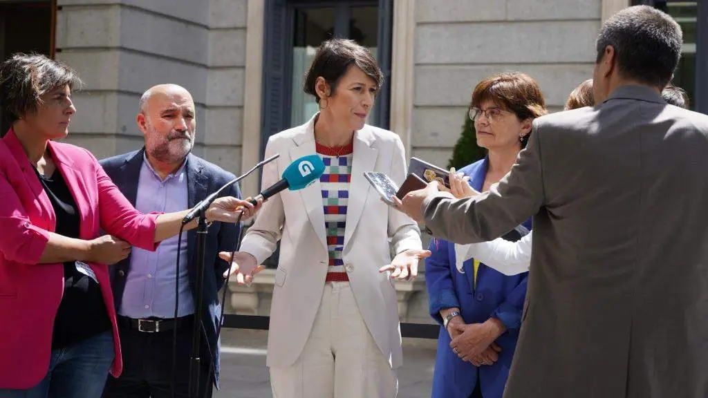 N&eacute;stor Rego, Ana Pont&oacute;n e Carme da Silva (Foto: N&oacute;s Diario).