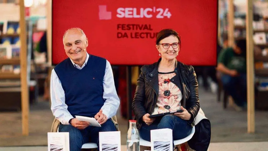 Fern&aacute;ndez Naval e Eva Veiga, esta segunda feira na Selic de Compostela. (Foto: N&oacute;s Diario)