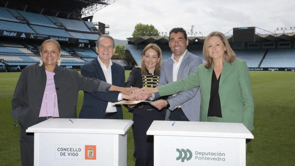 Carmela Silva, Abel Caballero, Mari&aacute;n Mouri&ntilde;o, Lu&iacute;s L&oacute;pez e Lu&iacute;sa S&aacute;nchez. (Foto: Europa Press)