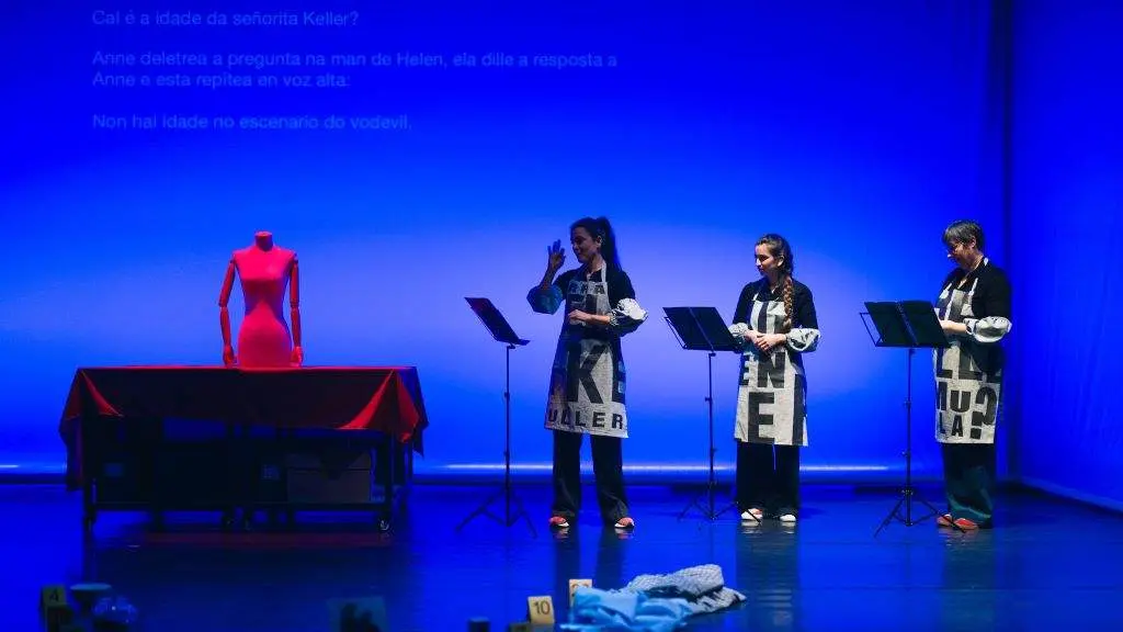 A estratexia narrativa de Ch&eacute;vere adquire aqu&iacute; unha complexidade que redunda na sorpresa continua que o p&uacute;blico experimenta. (Foto: Sabela Eiriz)