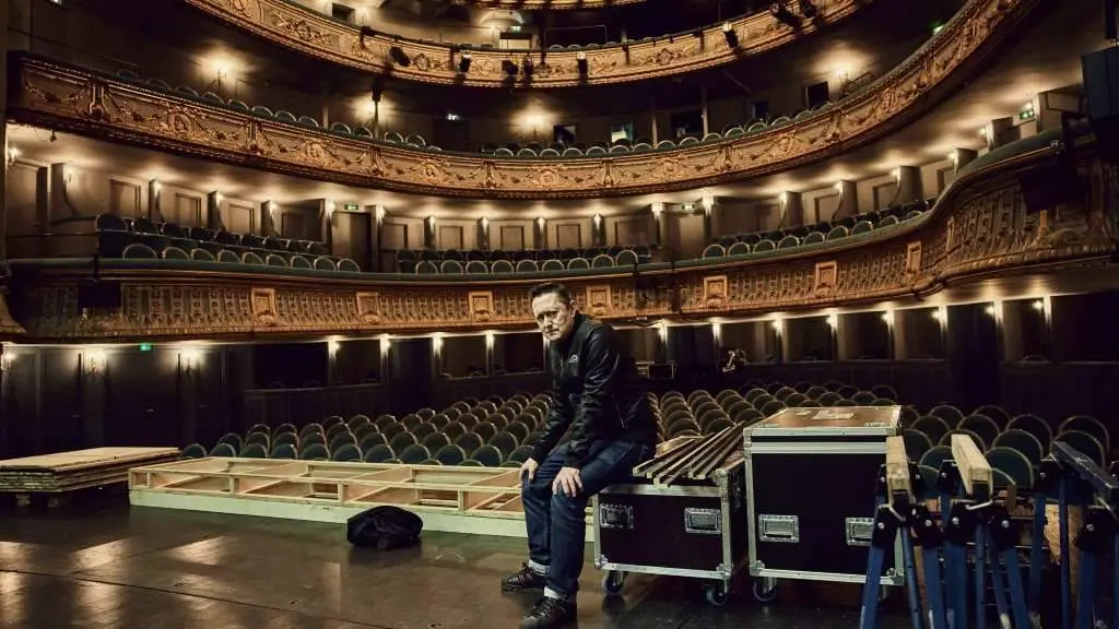 O m&uacute;sico e cineasta defende a dignidade do traballo destes corenta anos de carreira musical. (Foto Jorge Fuenbuena)