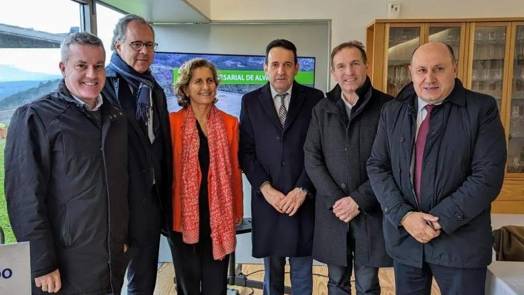 Alcaldes dos concellos que queren formar a Eurocidade do Mi&ntilde;o.