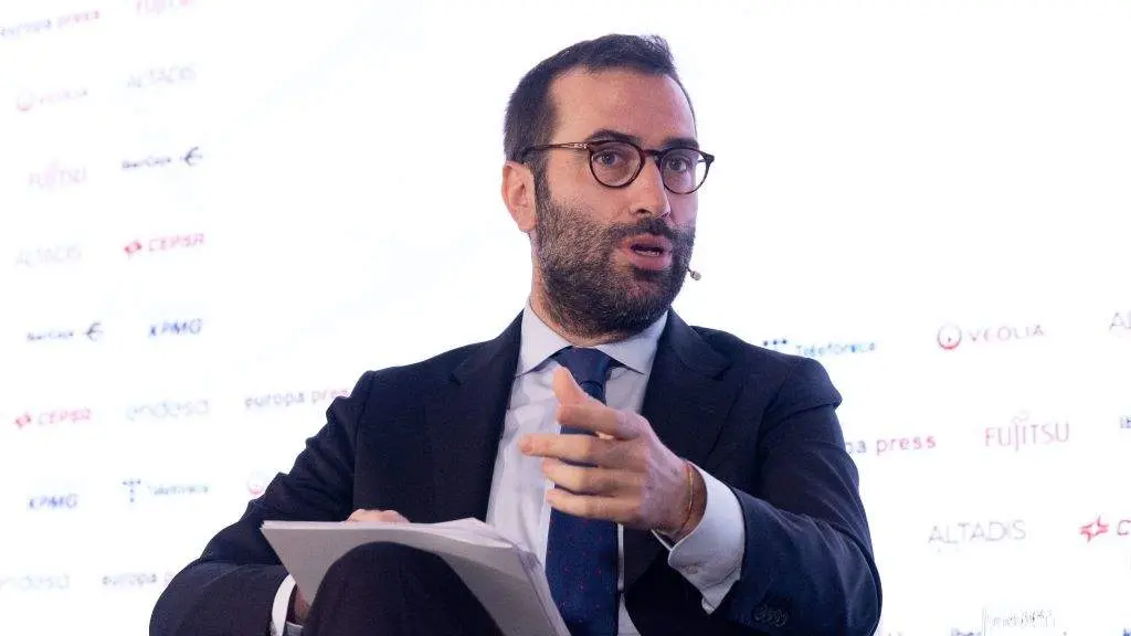 O ministro espa&ntilde;ol de Econom&iacute;a, Carlos Cuerpo, nun almorzo informativo organizado esta segunda feira en Madrid. (Foto: Eduardo Parra / Europa Press)
