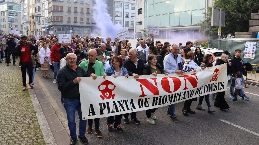 Manifestaci&oacute;n contra a instalaci&oacute;n dunha planta de biometano en Coeses, Lugo, o pasado 20 de xu&ntilde;o na cidade amurallada. (Foto: N&oacute;s Diario)