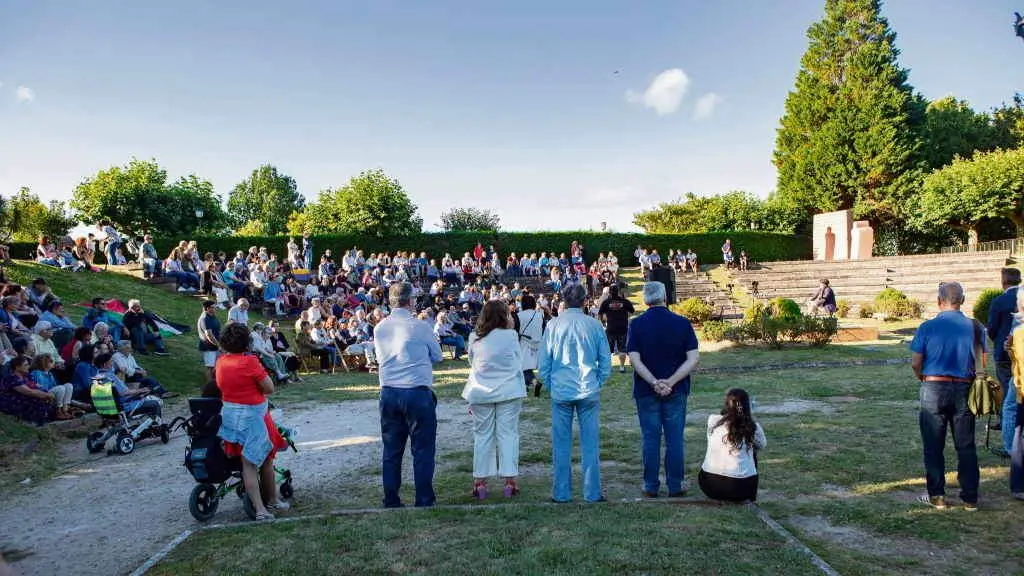 Acto do XXV aniversario do Monumento &aacute; memoria dos represaliados en Tui o pasado mes de xu&ntilde;o. (Foto: Demetrio Monteagudo).