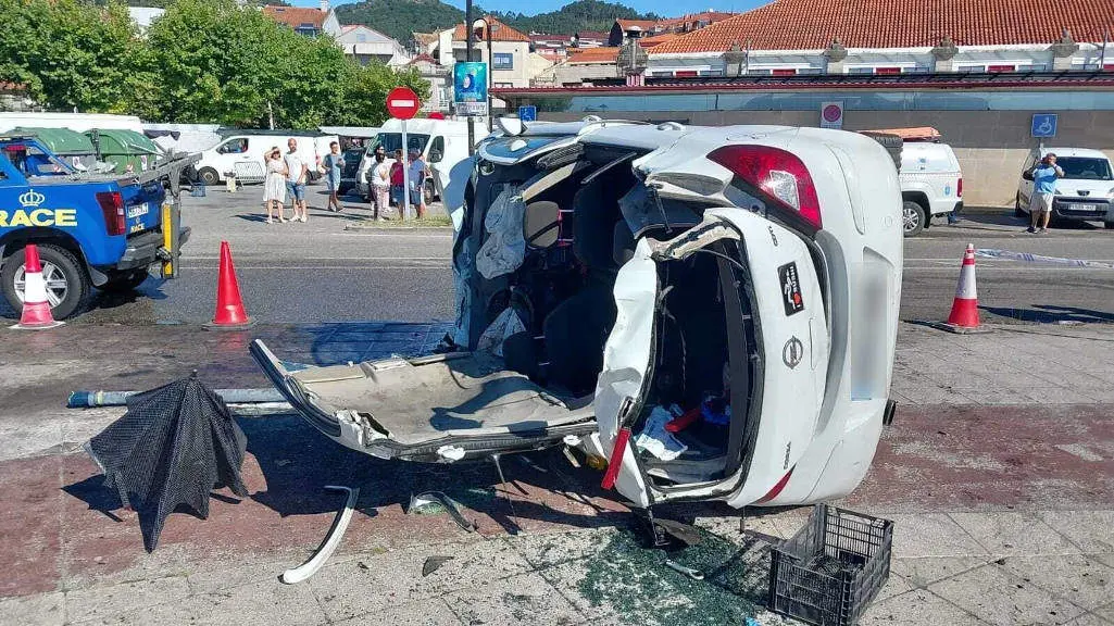 Imaxe do veh&iacute;culo no que viaxaba o falecido (Foto: N&oacute;s Diario)