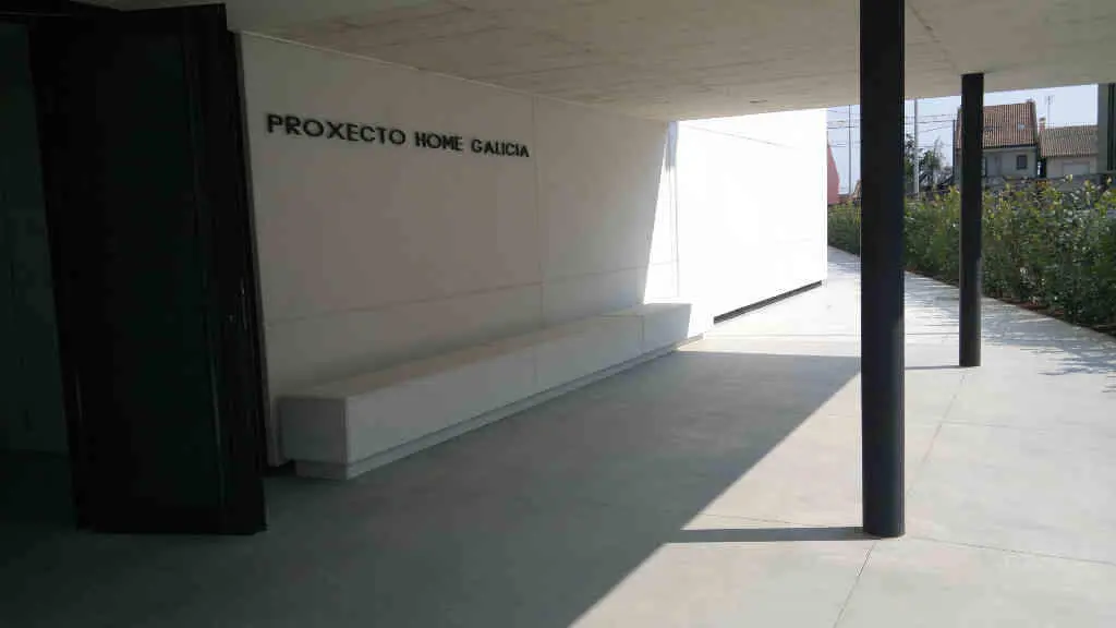 Instalaci&oacute;ns do Proxecto Home en Santiago (Foto: N&oacute;s Diario).