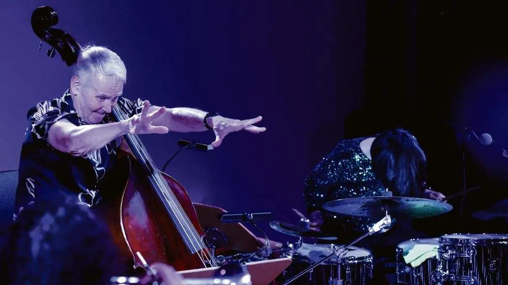 Baldo Mart&iacute;nez dirixindo o sexteto no Auditorio Nacional de Madrid. (Foto: Elvira Meg&iacute;as)