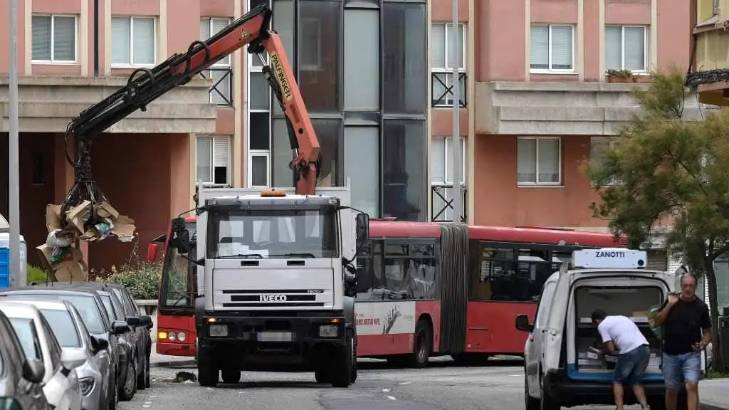 Operativo de recollida do lixo na Coru&ntilde;a nunha imaxe de arquivo. (Foto: M. Dylan / Europa Press)