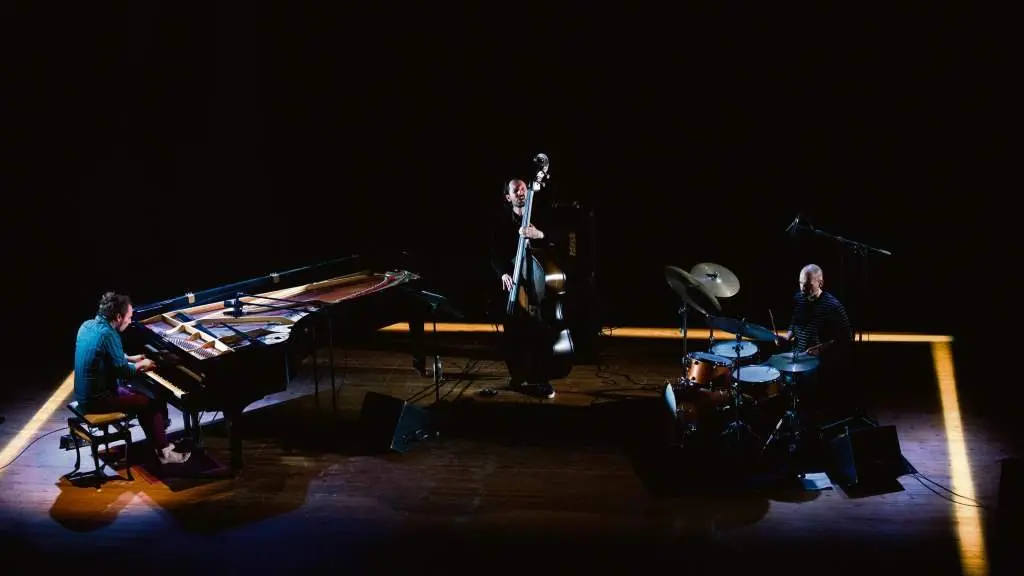O tr&iacute;o de Abe R&aacute;bade fechara o festival. 