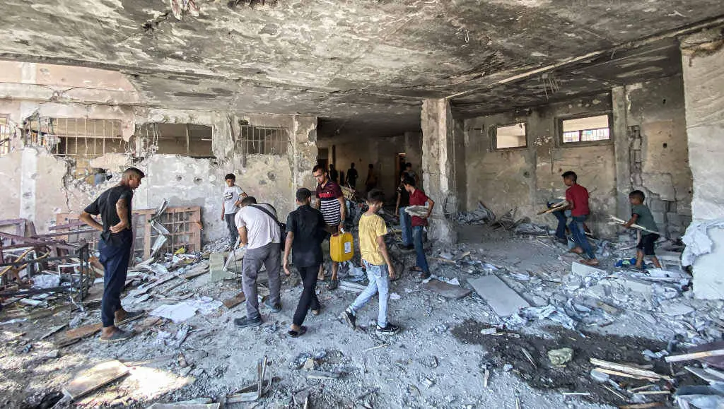 Escola atacada a quinta feira en Gaza. (Foto: Hadi Daoud / APA Images via ZUMA P / DPA v&iacute;a Europa Press)