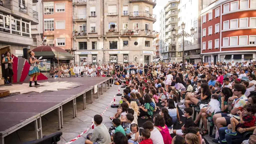 Unha actuaci&oacute;n da edici&oacute;n de 2023 do Festaclown. (Foto: Roc&iacute;o Cibes)