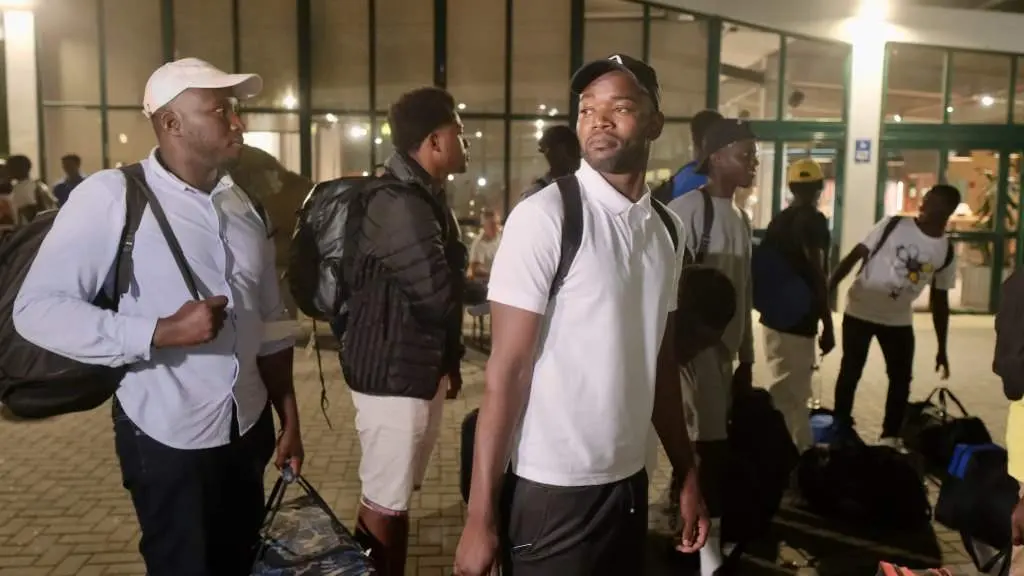 Migrantes procedentes de Mali &aacute; s&uacute;a chegada ao Monte do Gozo, en Compostela, o pasado mes de xullo. (Foto: C&eacute;sar Arxina / Europa Press)