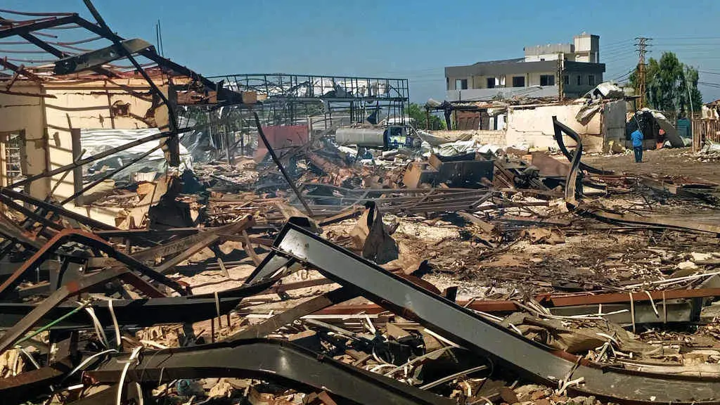 A vila de Saksakieh, no sur do L&iacute;bano, a quinta feira logo de sufrir un ataque a&eacute;reo israel&iacute;. (Foto: Str- / DPA v&iacute;a Europa Press)
