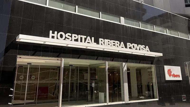 Acceso principal ao hospital Povisa de Vigo. (Foto: Grupo Ribera Salud)