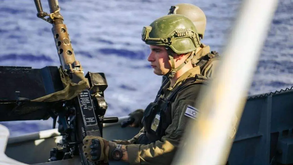 A Armada israel&iacute; no seu primeiro ataque sobre o L&iacute;bano, esta cuarta feira. (Foto: Europa Press)