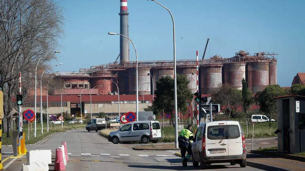 Factor&iacute;a de Alcoa en Cervo (A Mari&ntilde;a). (Foto: Europa Press)