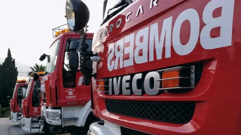Cami&oacute;ns de bombeiros de Eivissa. (Foto: Vilaweb)